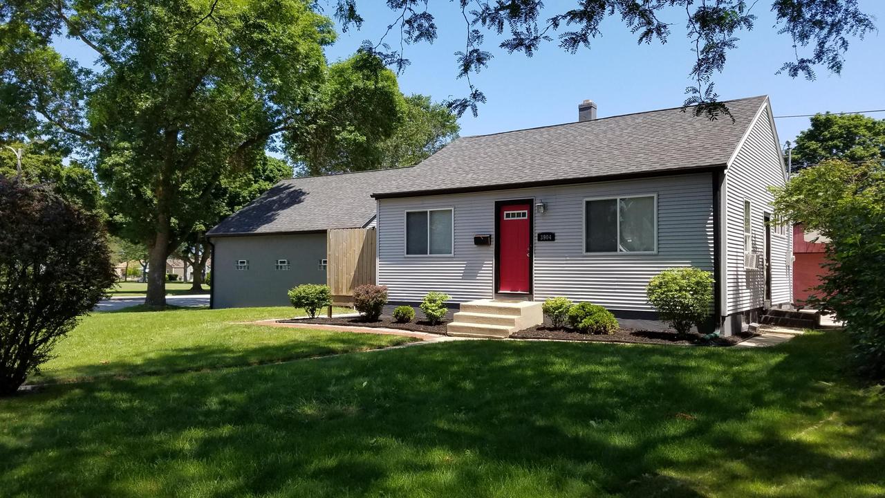 3904 S Taylor Ave, Milwaukee, WI 53207