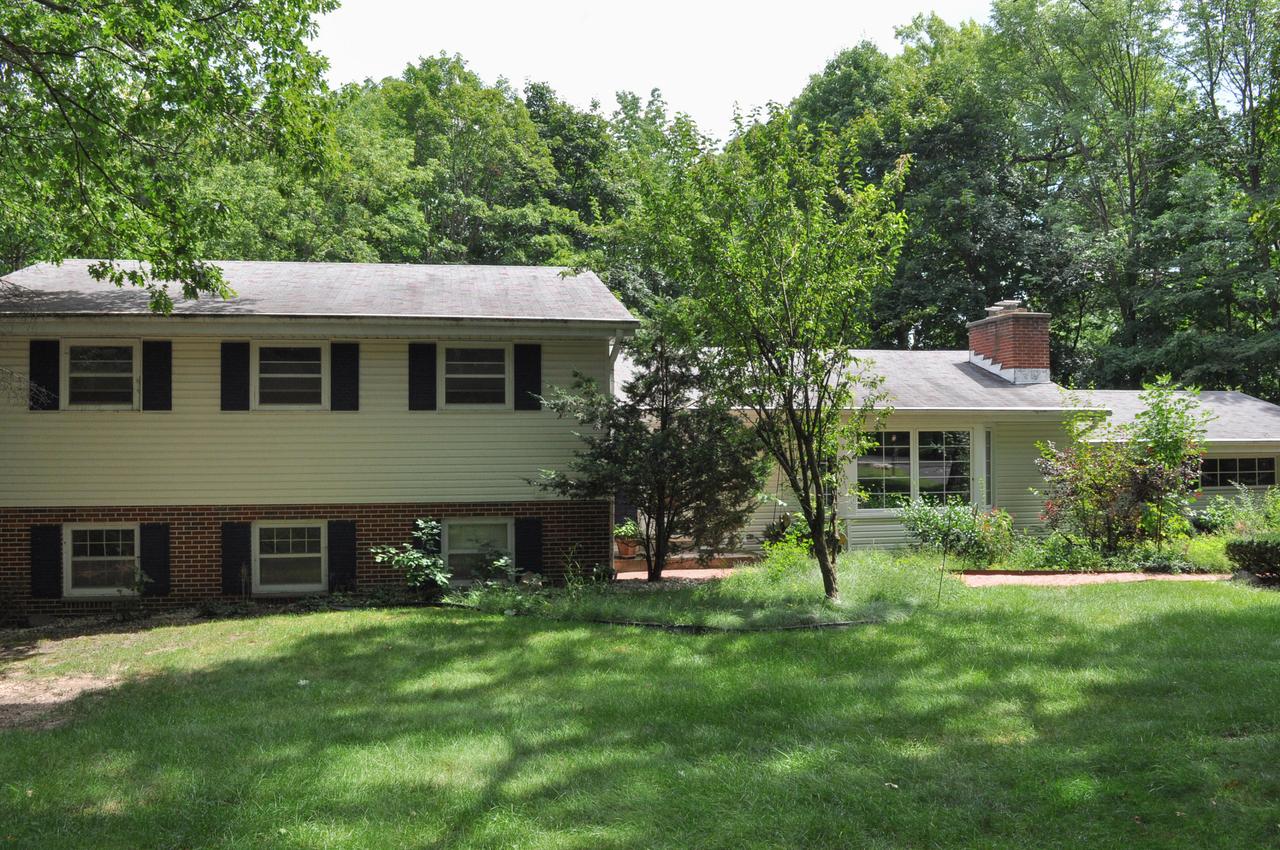 1360 Valley Ridge, Brookfield, WI 53005