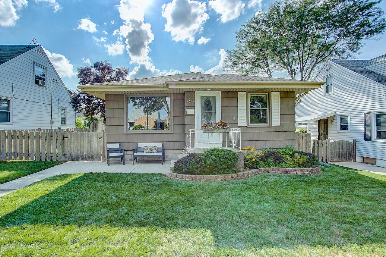 2535 S 71st St, Milwaukee, WI 53219