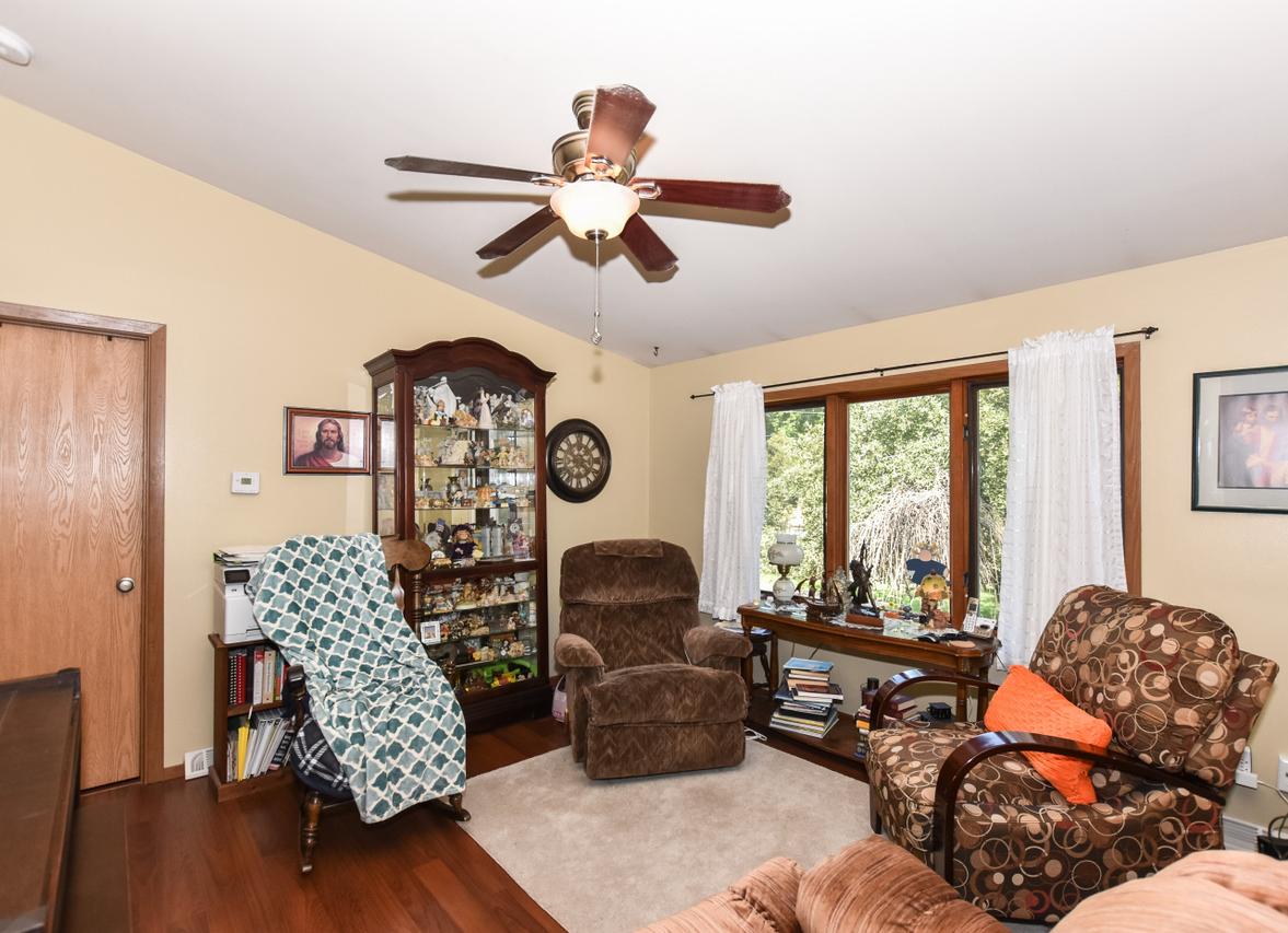 21470 Lees Ct #21450, Brookfield, WI 53045