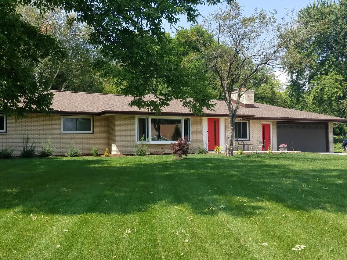 W150N7779 Hilltop Dr., Menomonee Falls, WI 53051