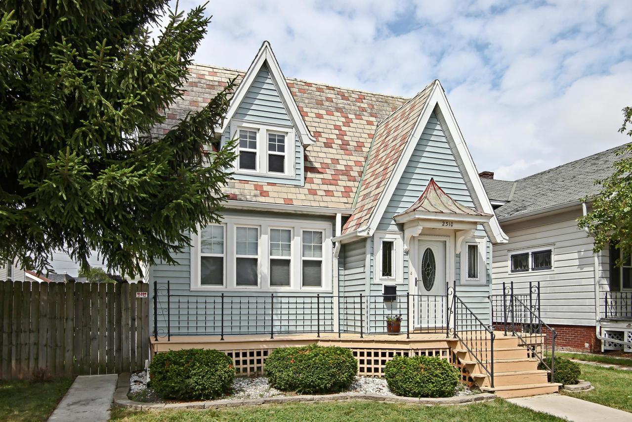 2310 La Salle St., Racine, WI 53402