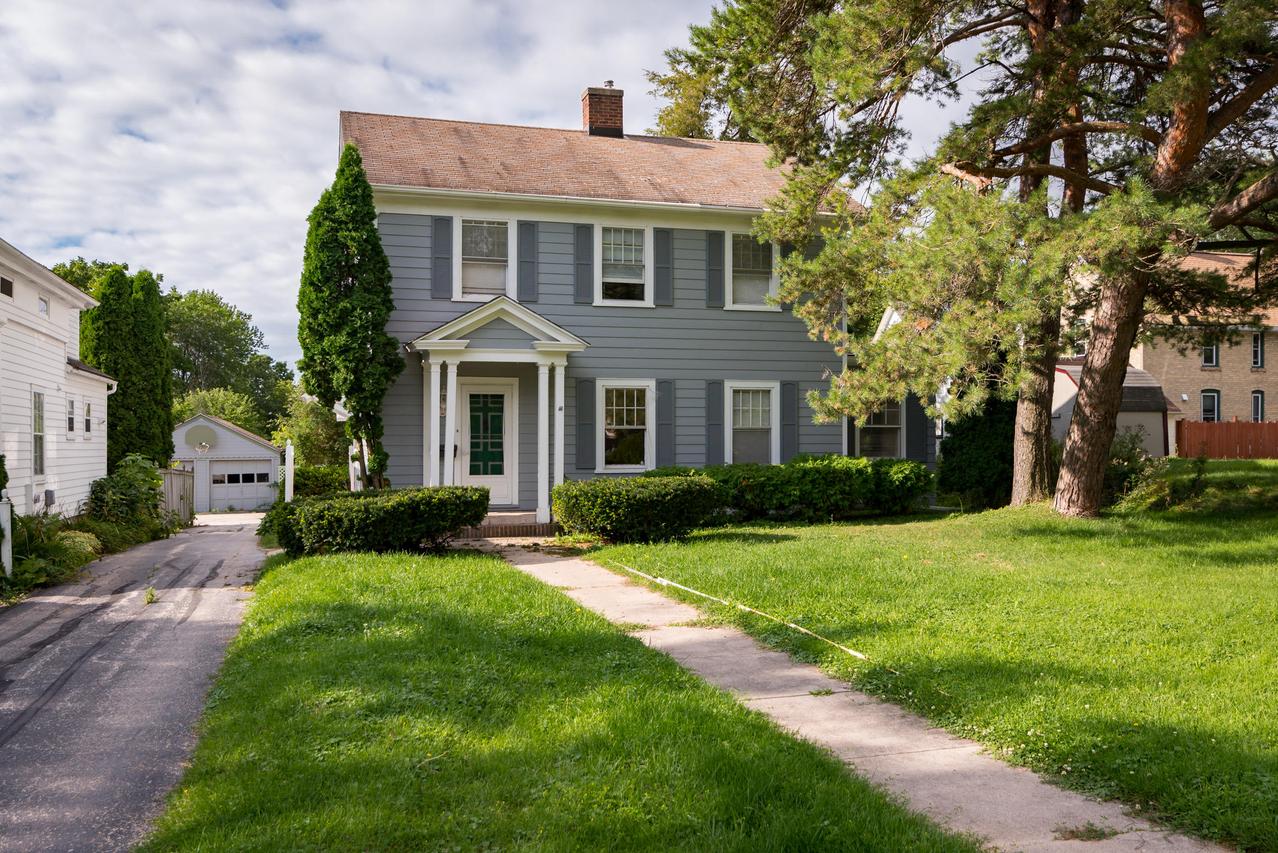 835 W Grand Ave, Port Washington, WI 53074