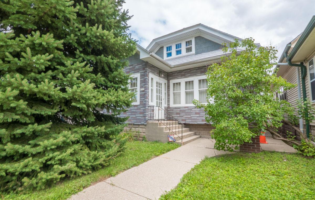 4568 N 37th St, Milwaukee, WI 53209
