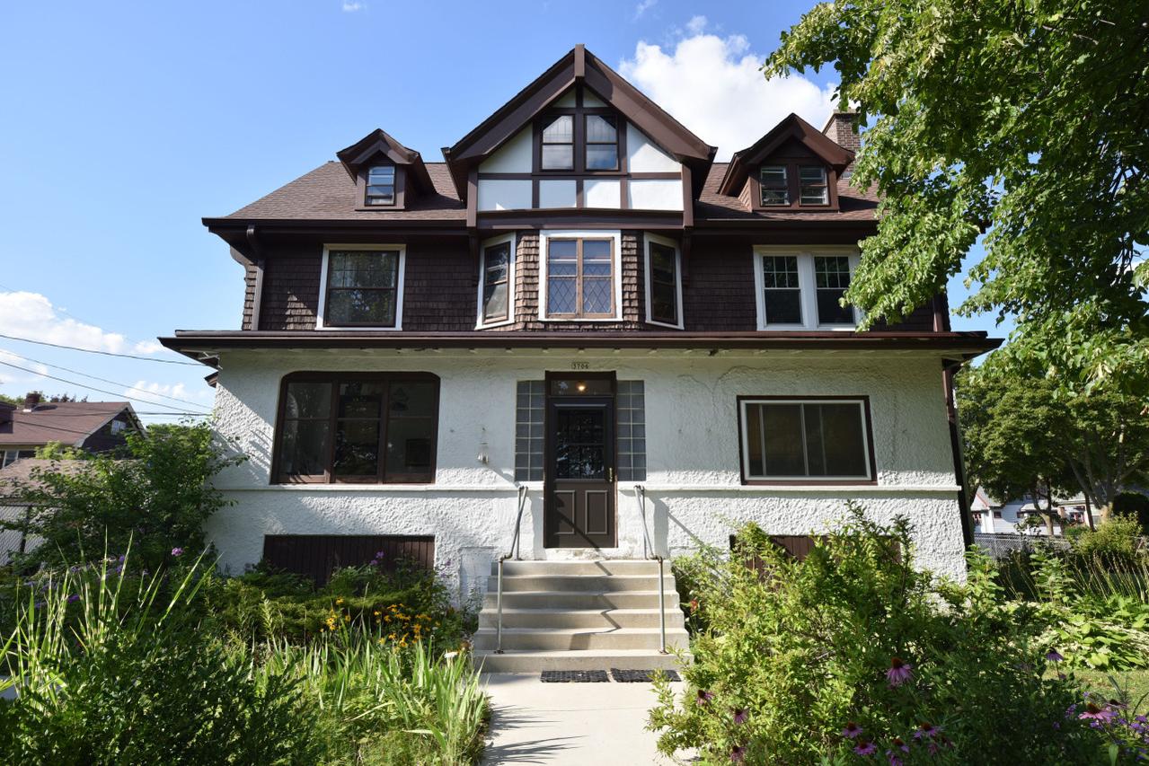 3706 W Sheridan Ave, Milwaukee, WI 53209