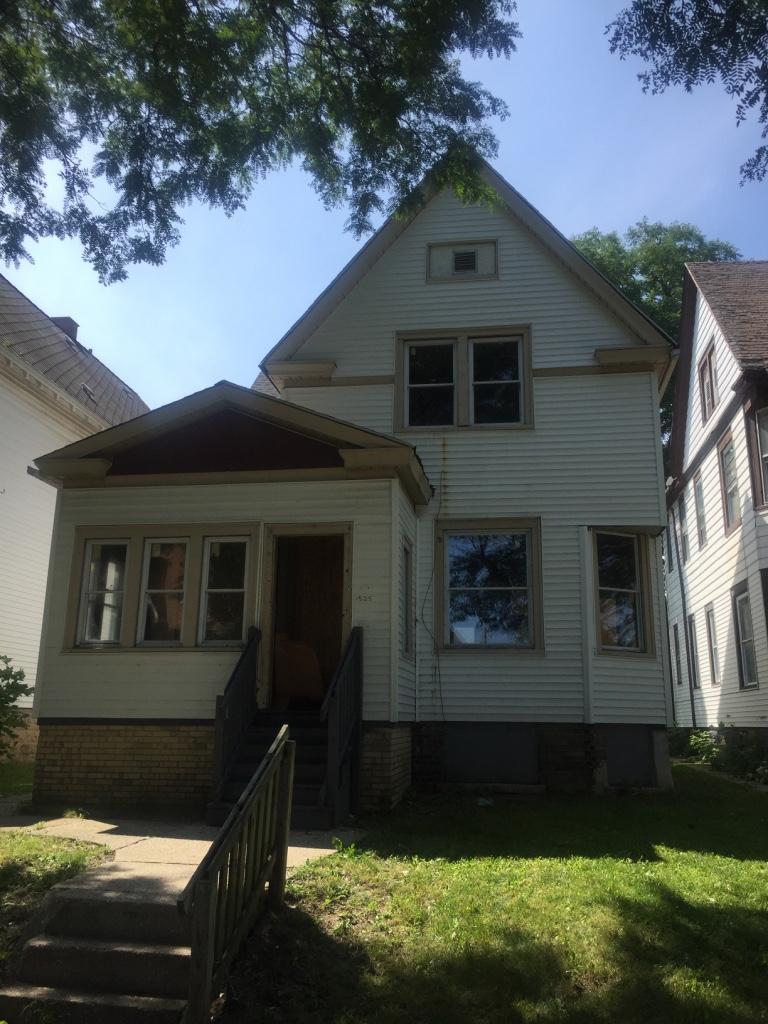 1525 N 39th St., Milwaukee, WI 53208