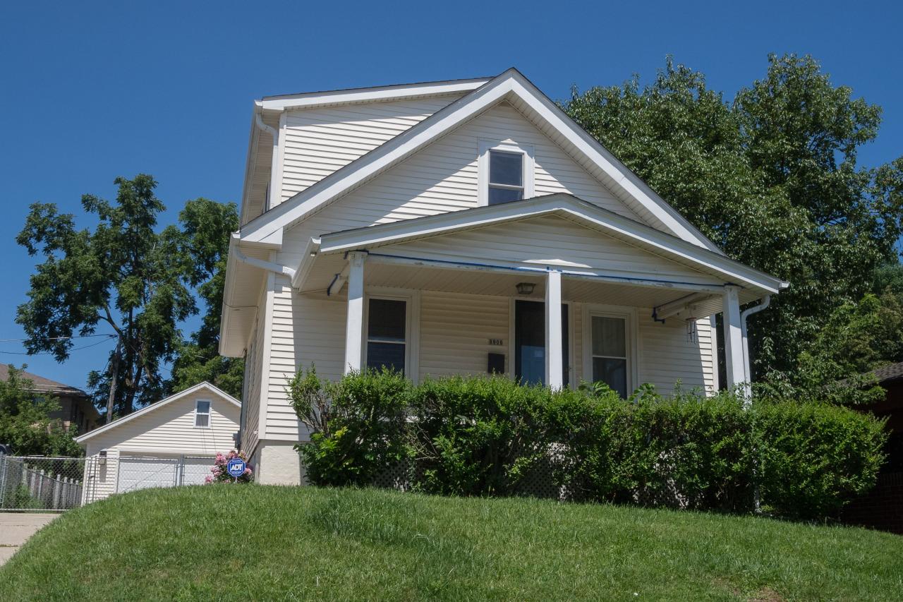 8808 W Lincoln Ave, West Allis, WI 53227