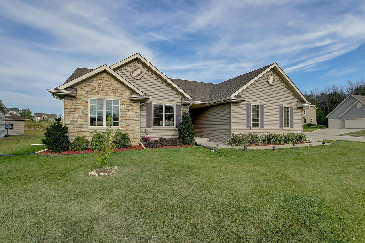 364 N Milwaukee St, Fredonia, WI 53021
