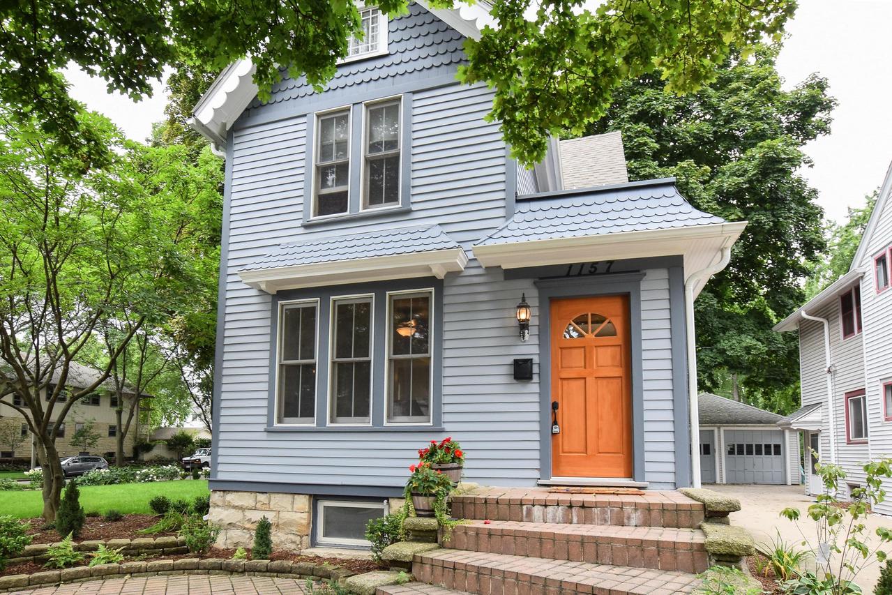 1157 Glenview Ave, Wauwatosa, WI 53213