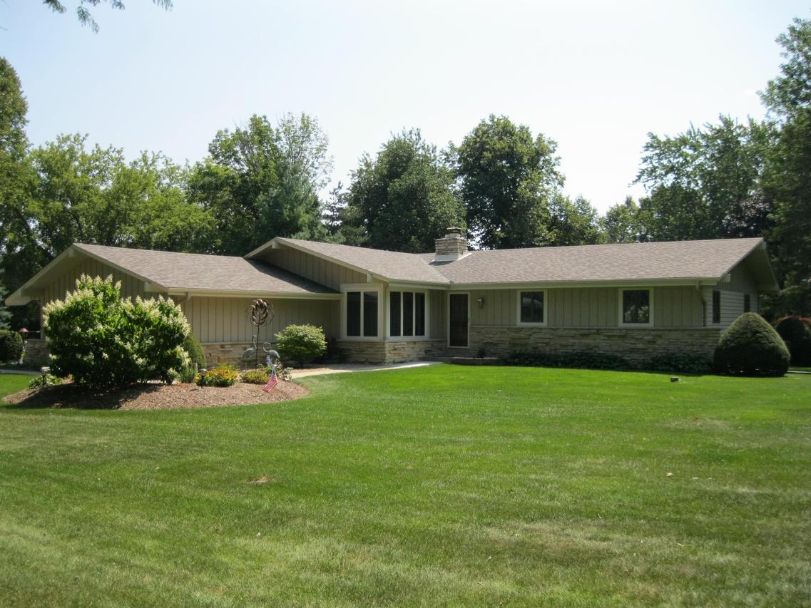 S64W24745 Susan St, Vernon, WI 53189