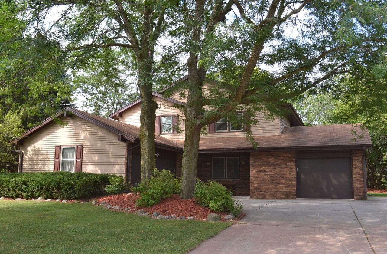 2008 Mount Vernon Dr. #2010, Waukesha, WI 53186
