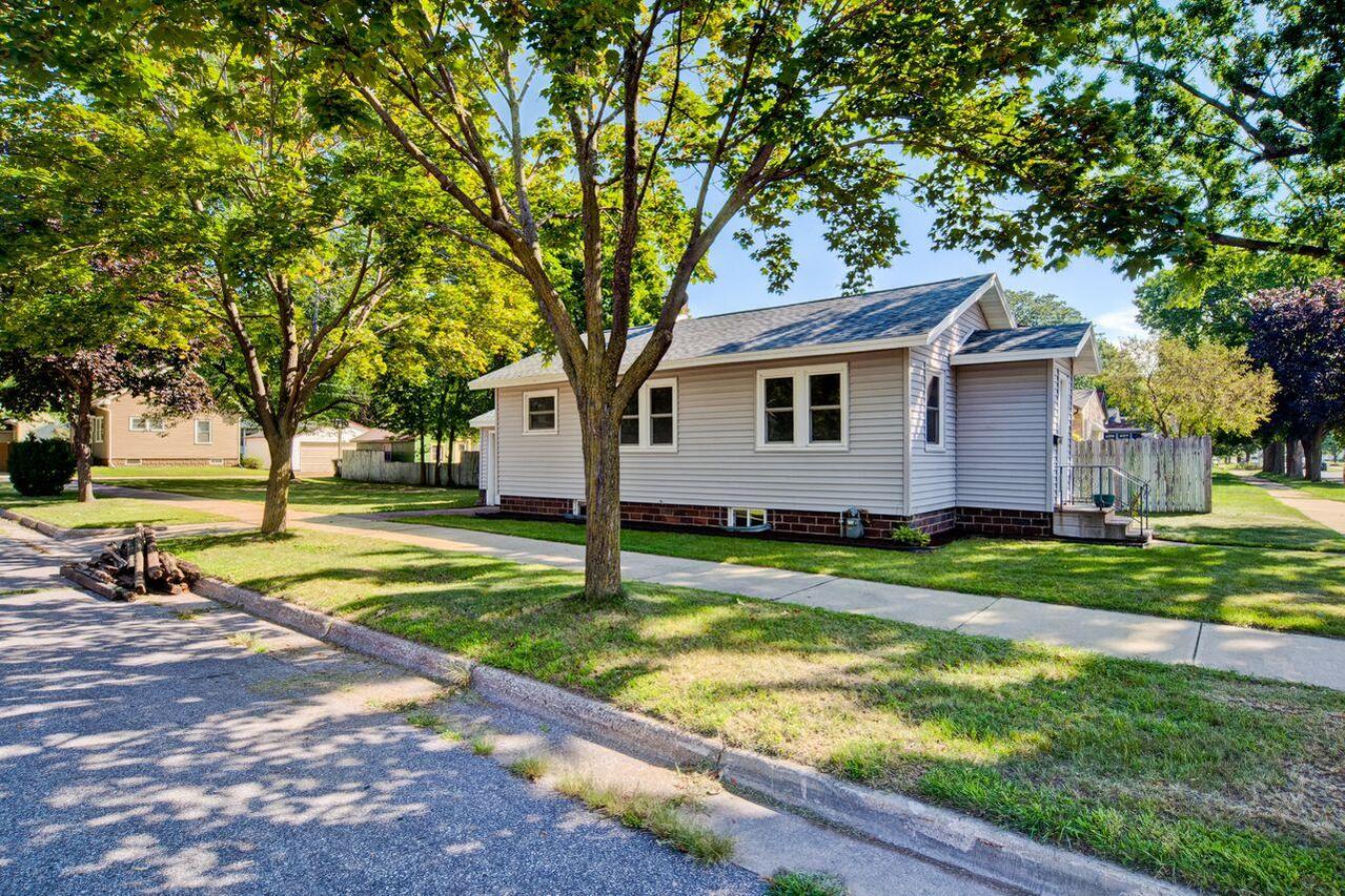 2003 Mississippi St., La Crosse, WI 54636
