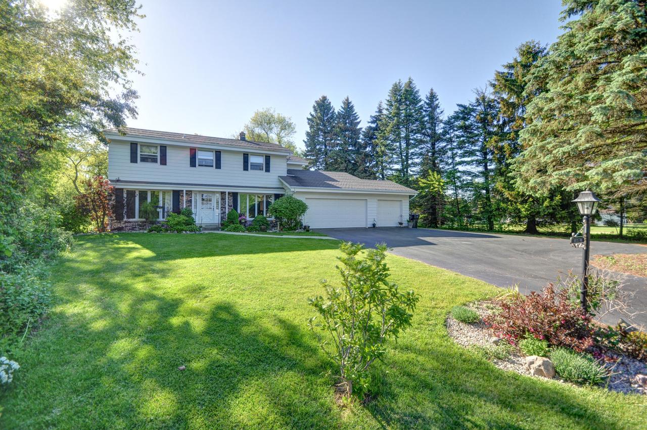 42 Robin Hill, Mount Pleasant, WI 53406