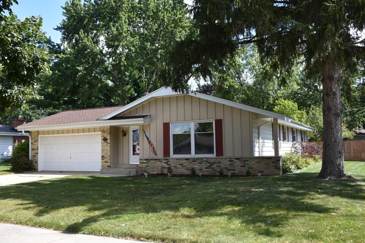 1617 Chapman Dr., Waukesha, WI 53189