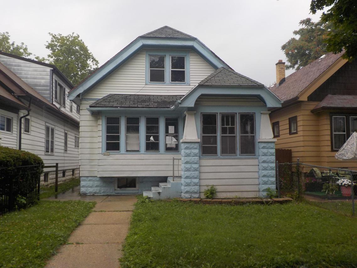 4649 N 28th St, Milwaukee, WI 53209