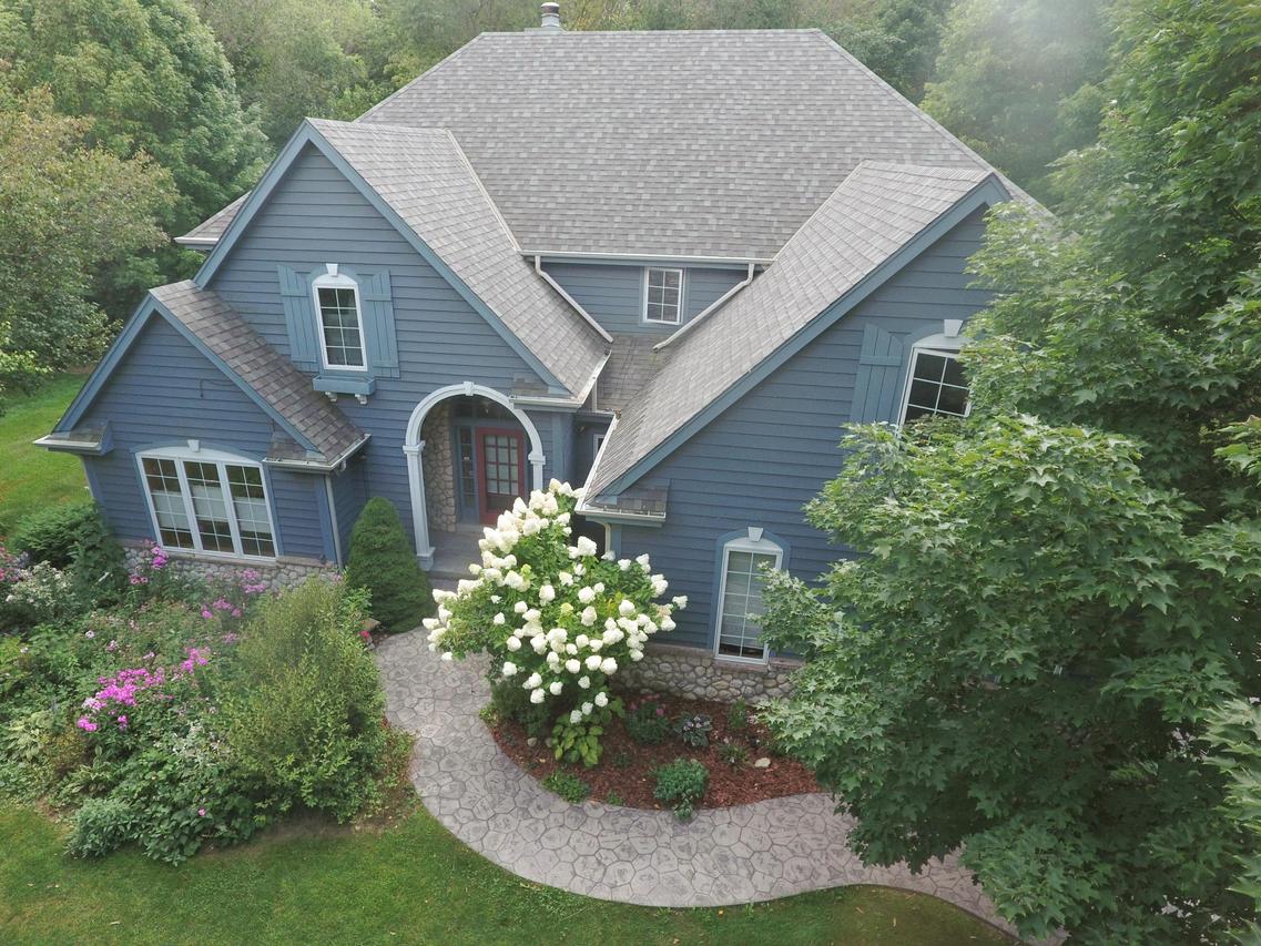 N93W25287 Bittersweet Dr, Lisbon, WI 53089