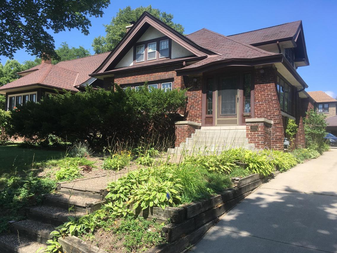 5518 W Washington Blvd, Milwaukee, WI 53208