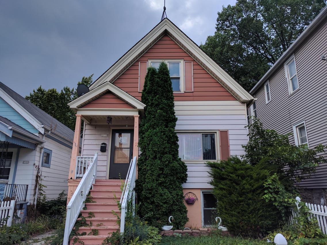2519 S 7th St, Milwaukee, WI 53215