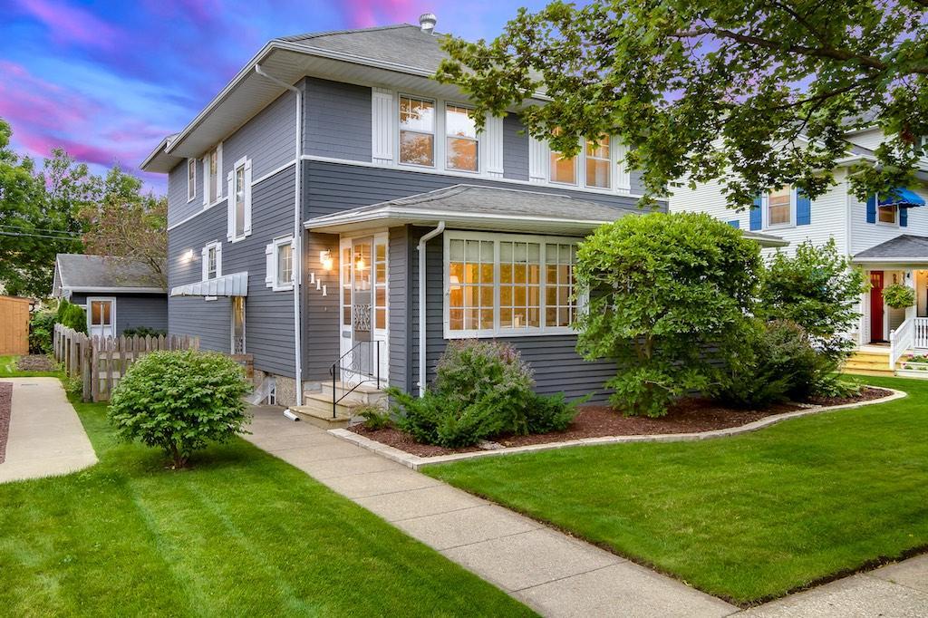 111 S 17th Pl, La Crosse, WI 54601