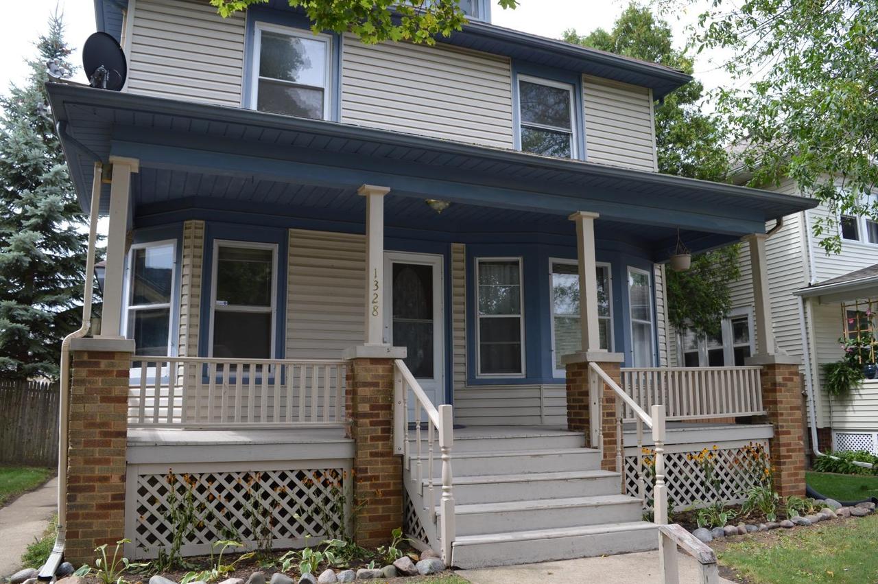 1328 Arthur Ave, Racine, WI 53405