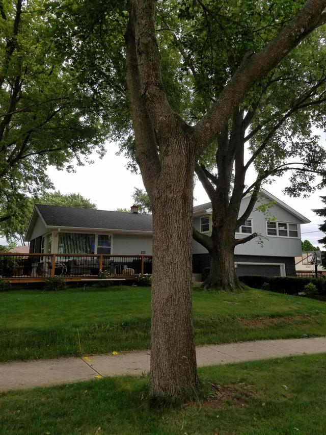 2501 W Henry Ave, Milwaukee, WI 53221