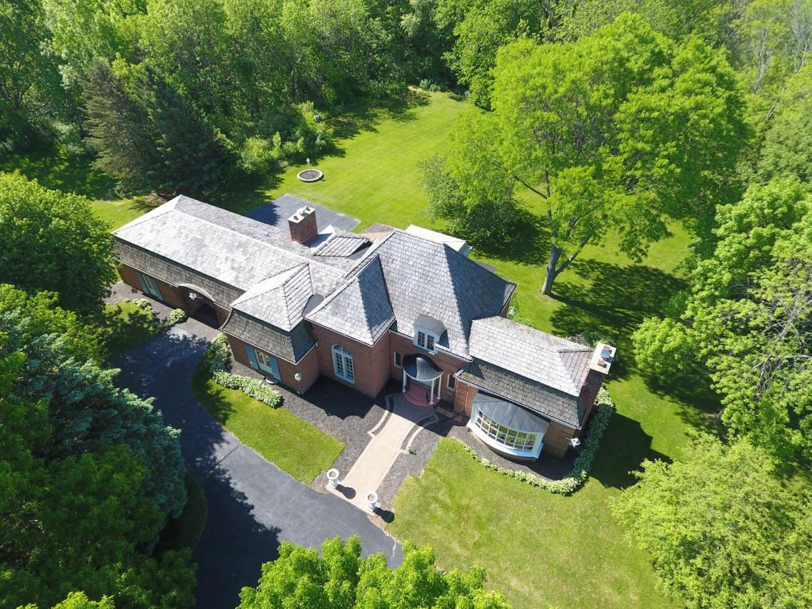 6789 Hoods Creek Rd., Caledonia, WI 53126