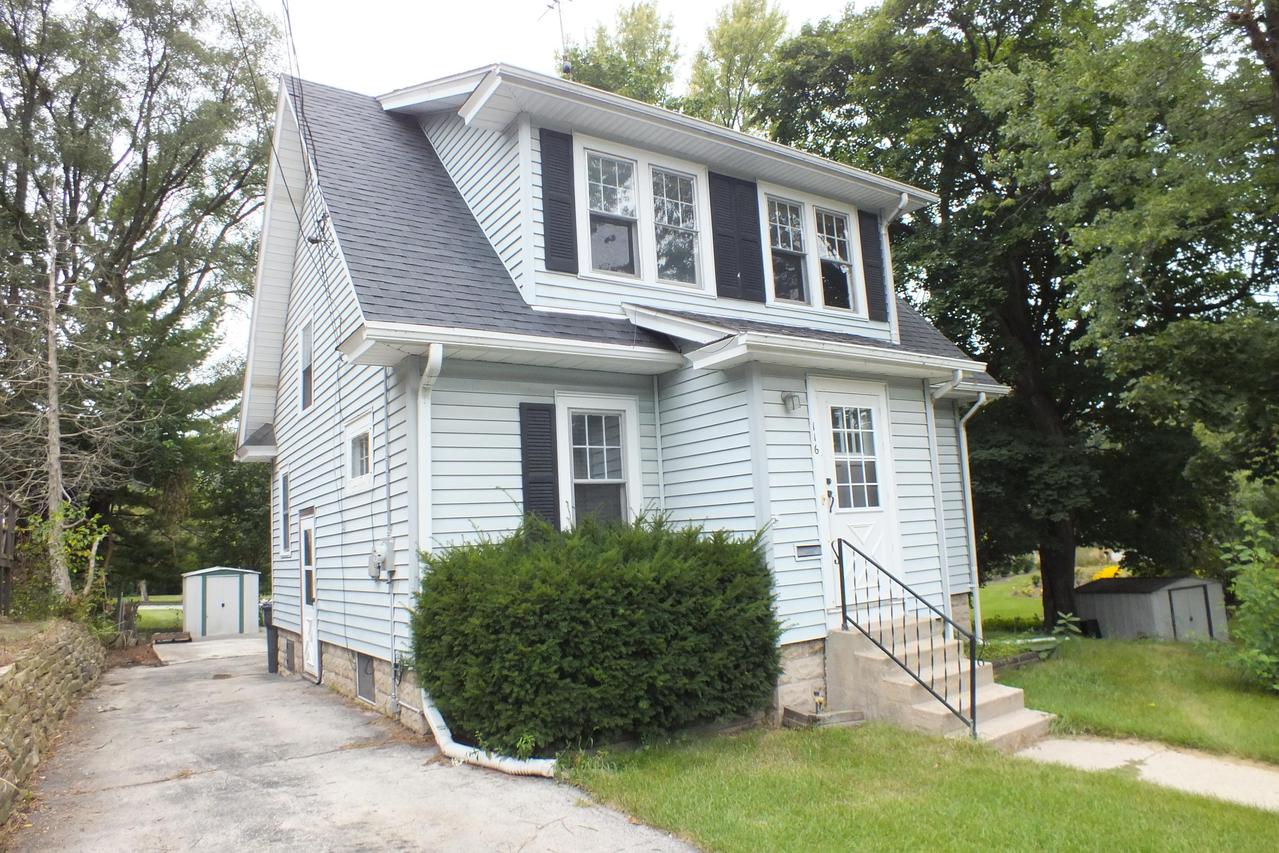 116 Fairmont Ave, Waukesha, WI 53188