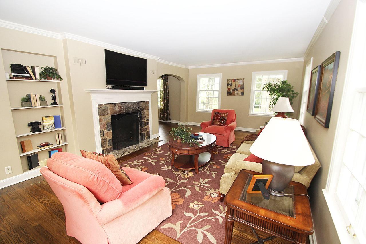 1250 Post Rd, Brookfield, WI 53005