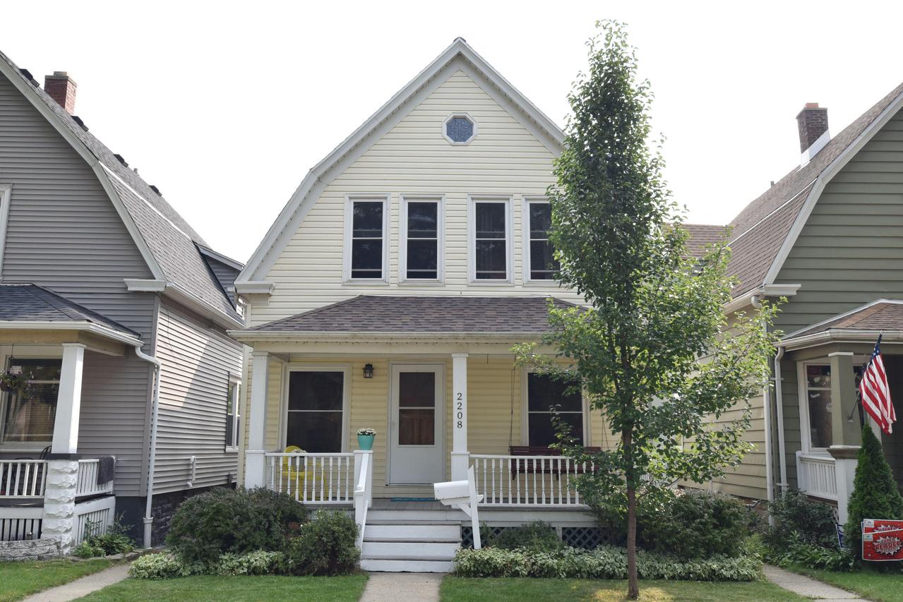 2208 S Aldrich St, Milwaukee, WI 53207