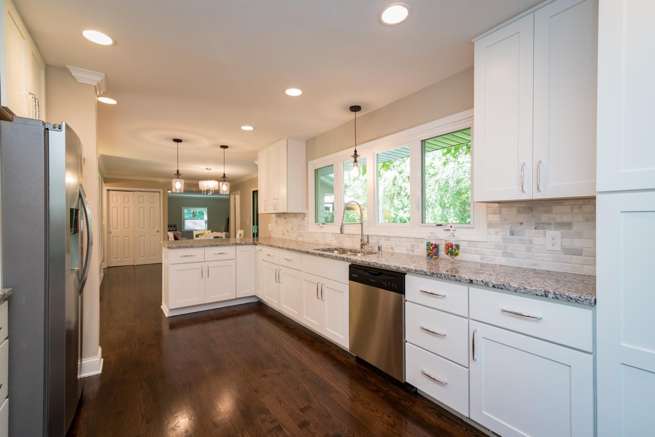 8571 N Pelham Pkwy, Bayside, WI 53217