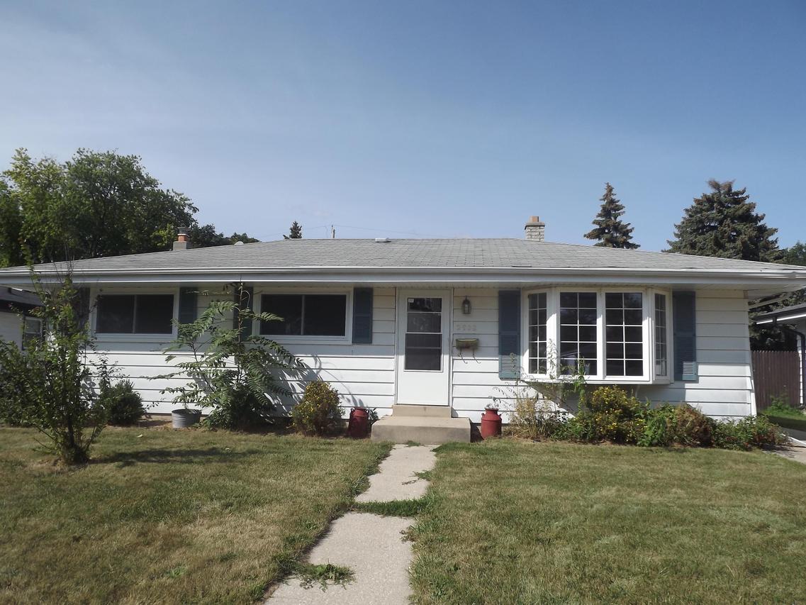 2908 Brentwood Dr., Racine, WI 53403