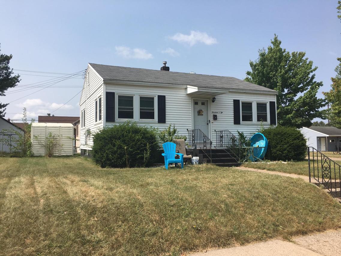 1902 S 19th St, La Crosse, WI 54601