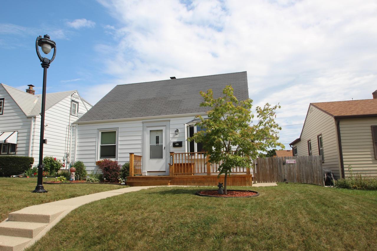 4152 S 5th Pl, Milwaukee, WI 53207