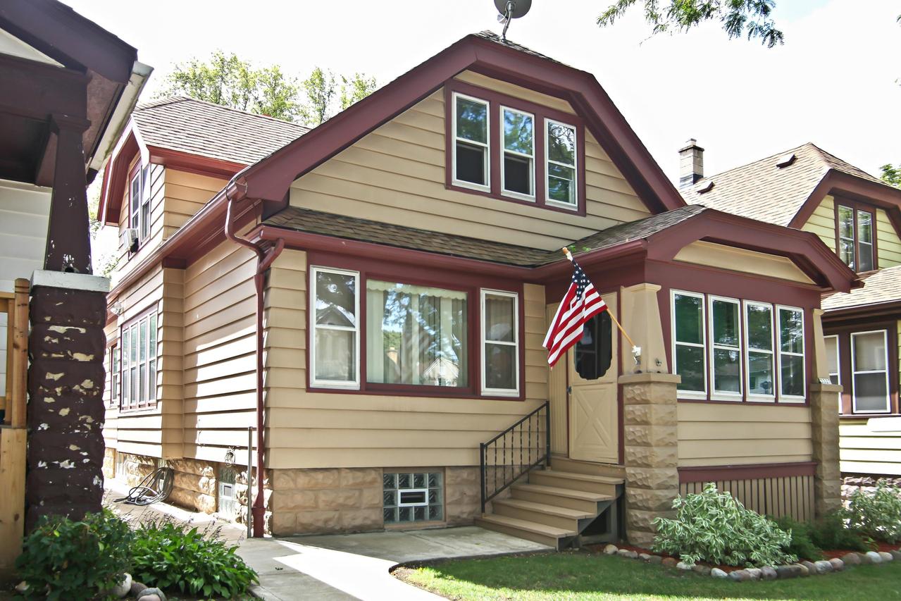 3327 W Hayes Ave, Milwaukee, WI 53215