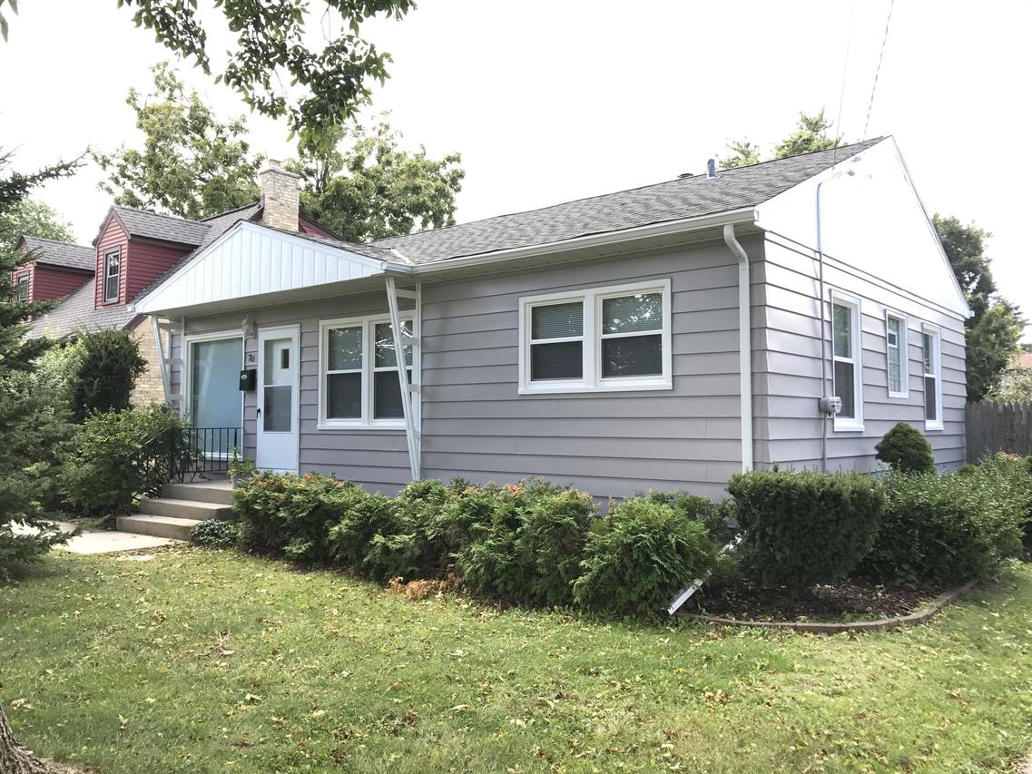 716 N Grandview Blvd, Waukesha, WI 53188