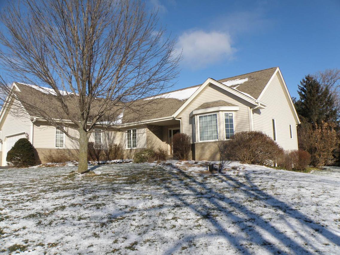 N52W26630 Arrowhead Dr, Lisbon, WI 53072