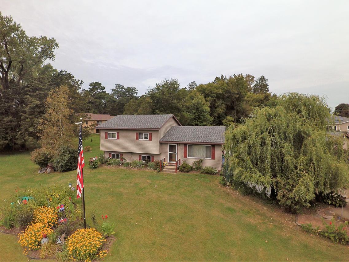 S9547 Center St., Prairie du Sac, WI 53578