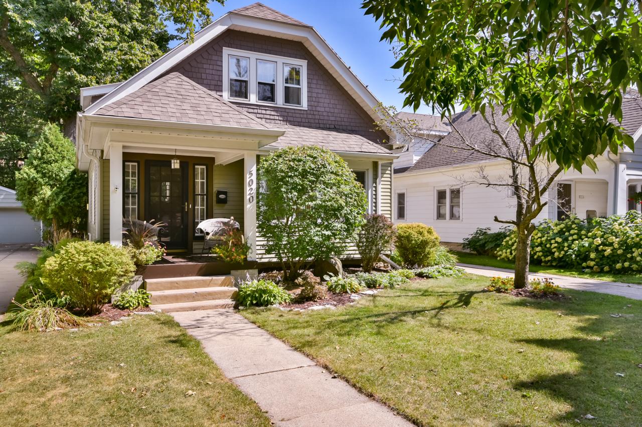 5020 N Elkhart Ave, Whitefish Bay, WI 53217