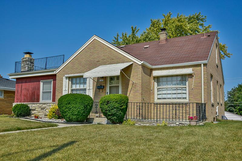 1800 W Whitaker Ave, Milwaukee, WI 53221