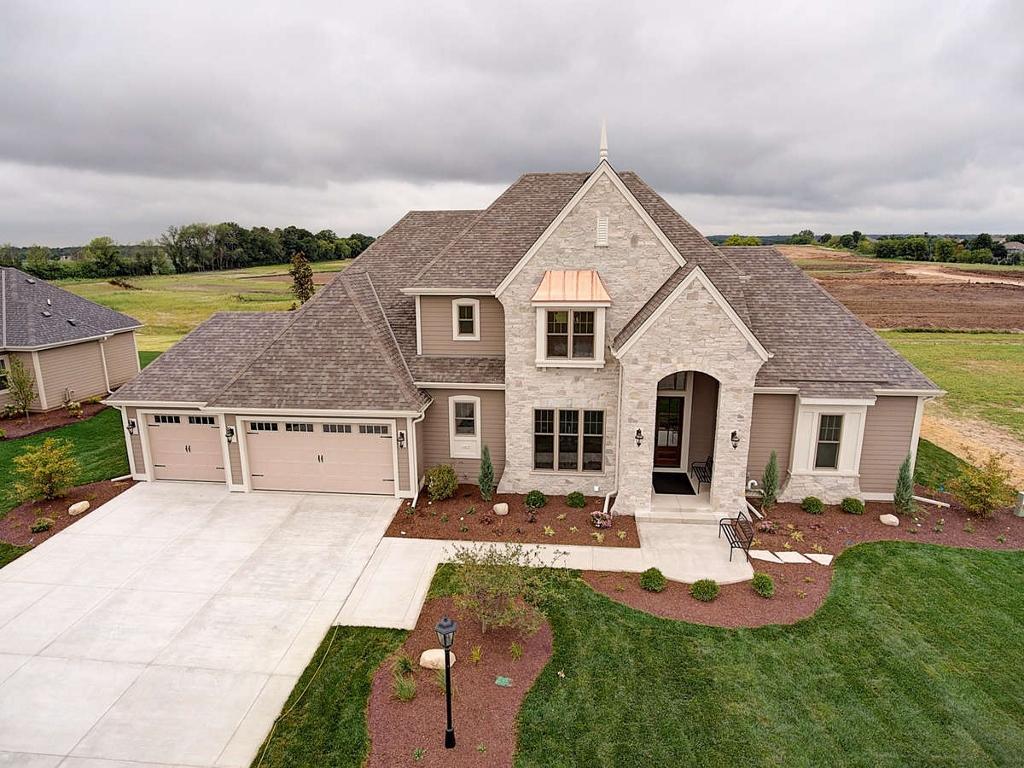 10879 Wildcat Way, Mequon, WI 53097