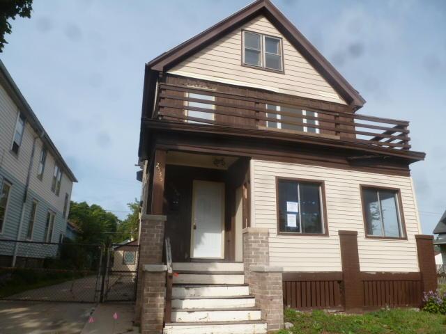 2535 N 8th St #2, Milwaukee, WI 53206