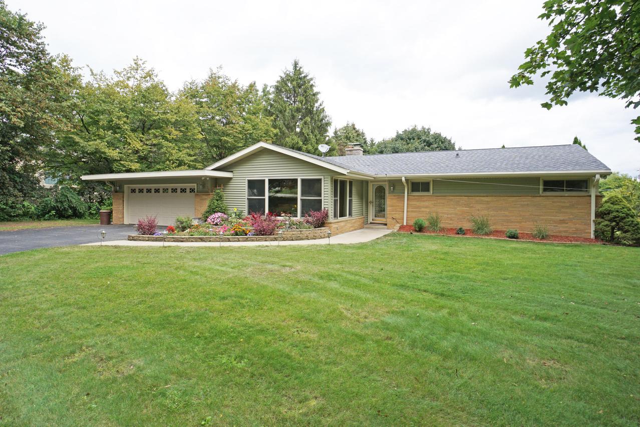 16840 Willow Ridge, Brookfield, WI 53005