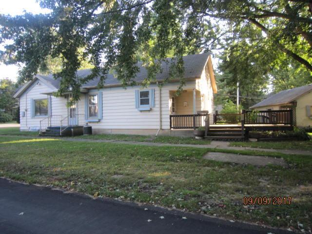 121 John St, Sharon, WI 53585