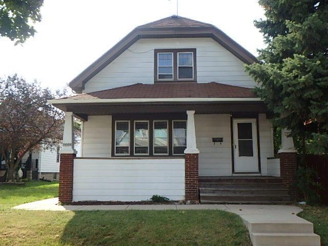 1953 S 69th St, West Allis, WI 53219