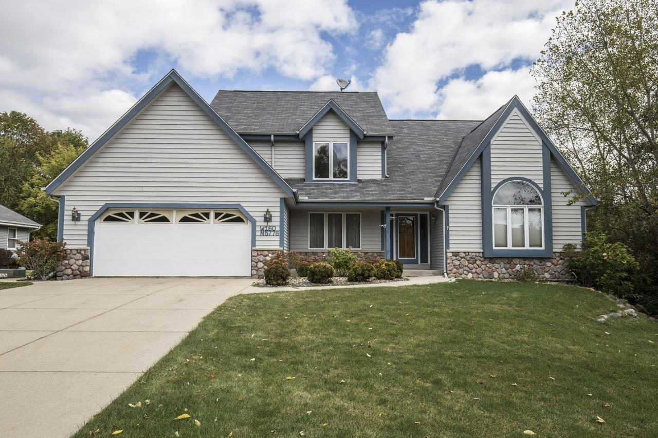 W160N5776 Cheryln Dr., Menomonee Falls, WI 53051