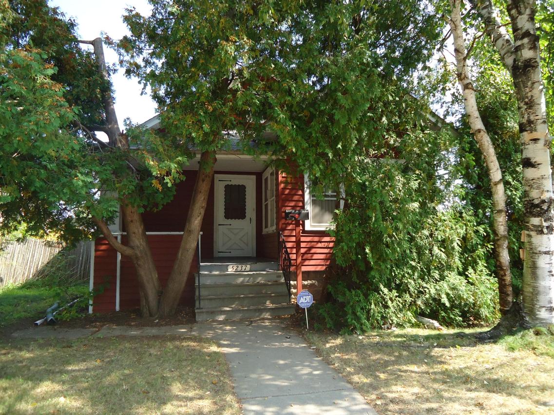 5237 34th Ave, Kenosha, WI 53143