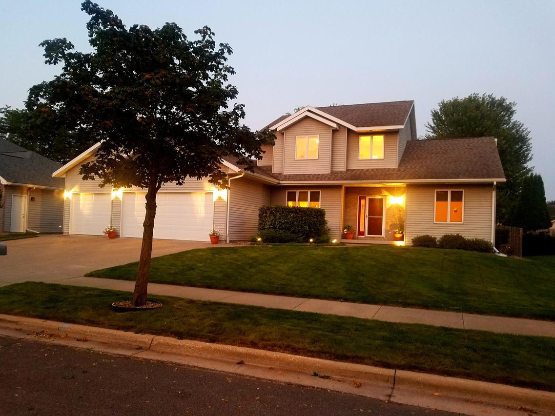 1324 3rd Ave, Onalaska, WI 54650