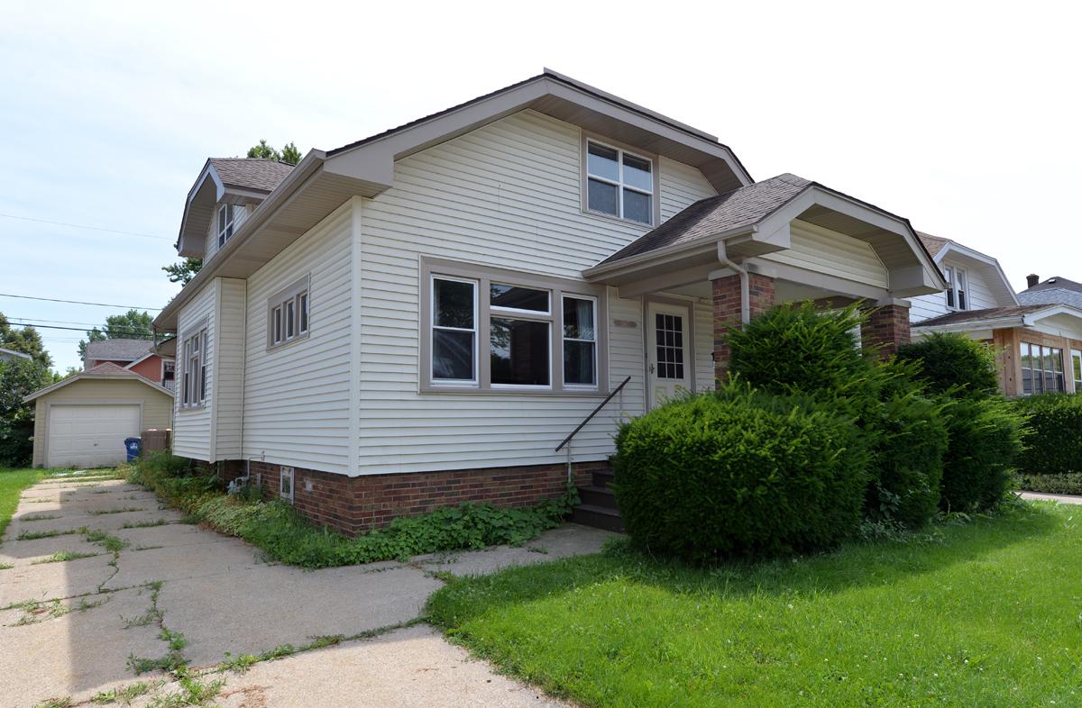 2607 Olive St, Racine, WI 53403
