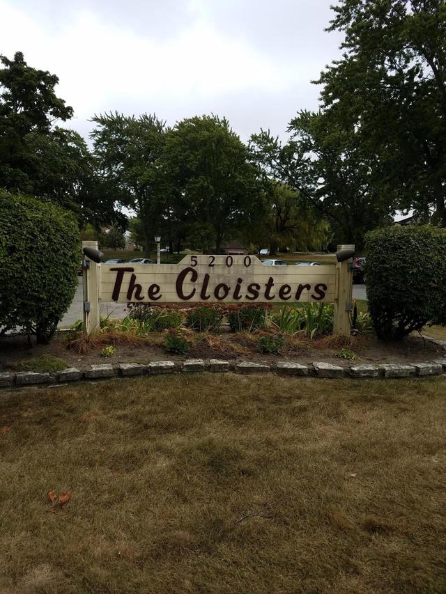 5200 S Tuckaway Blvd #202A, Greenfield, WI 53221