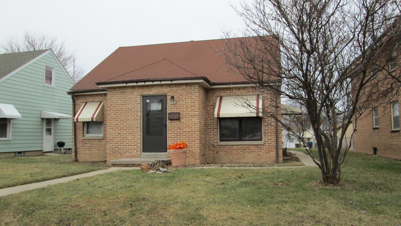 4542 N 76th St., Milwaukee, WI 53218